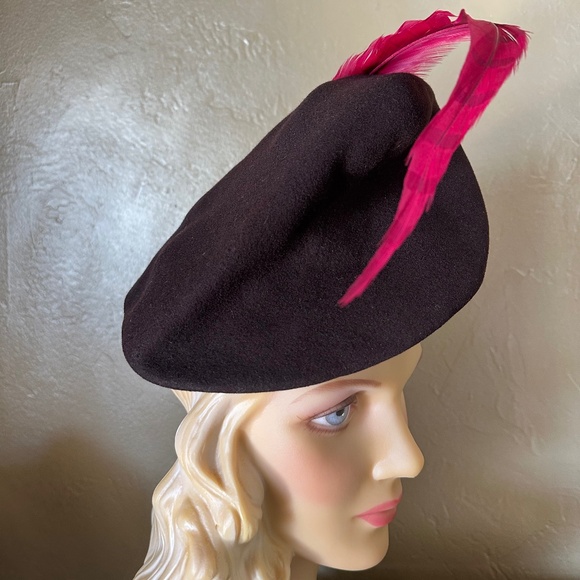 GRACEFUL 1940\'s BROWN FELT TILT TAH + FUCHSIA LONG, CURLY FEATHER main image 8